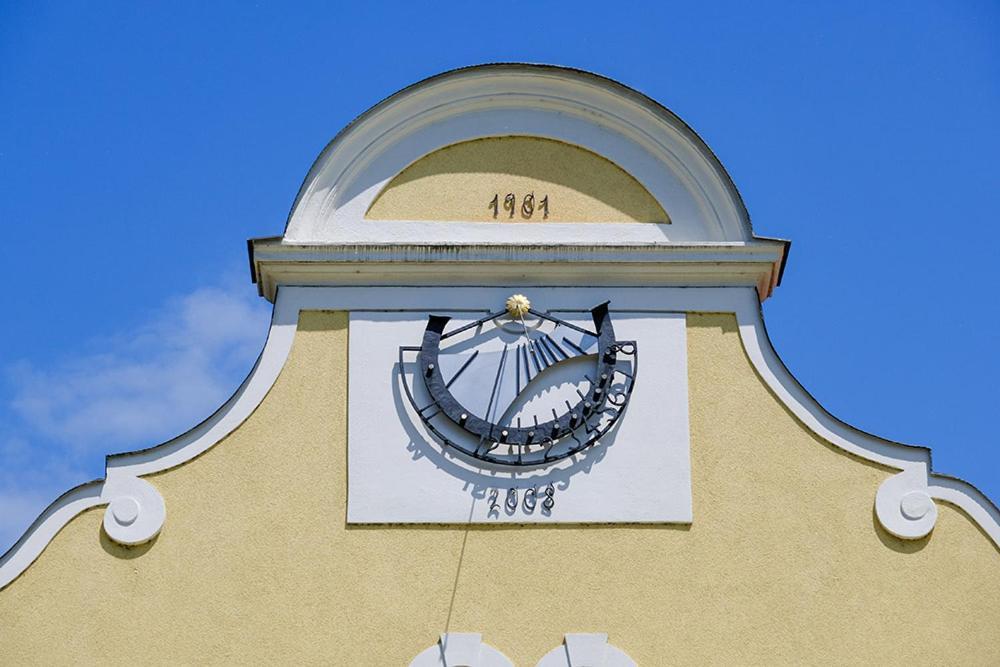 Penzion Elux Breclav Exterior photo